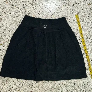 Beyond Yoga dark gray grey charcoal skirt skort XS