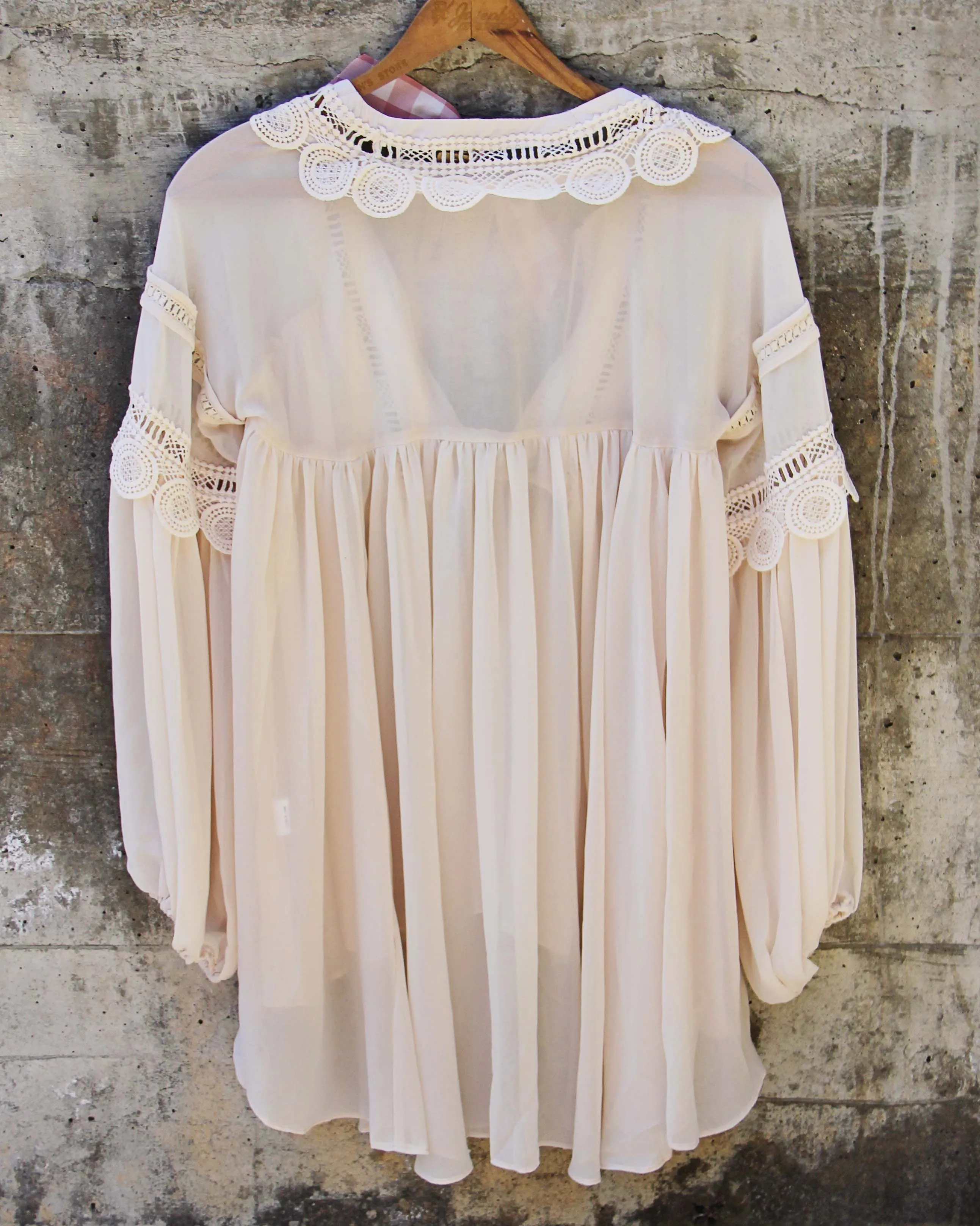 Breezy Sands Top