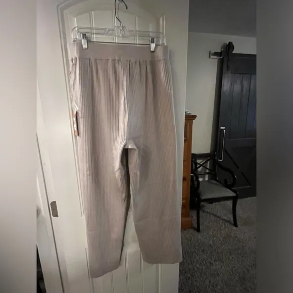 Cyrus Lounge Ribbed Wide Leg Lounge Pant in Kitten Heather, size Medium