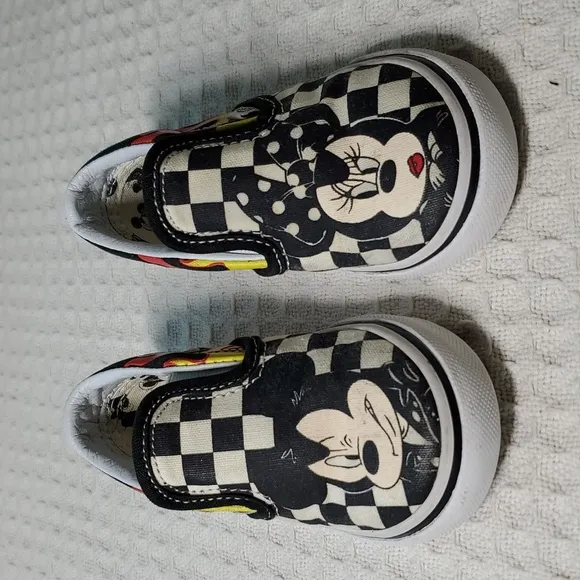 Disney/VANS Limited Edition Minnie &amp; Mickey sneakers boys size 6