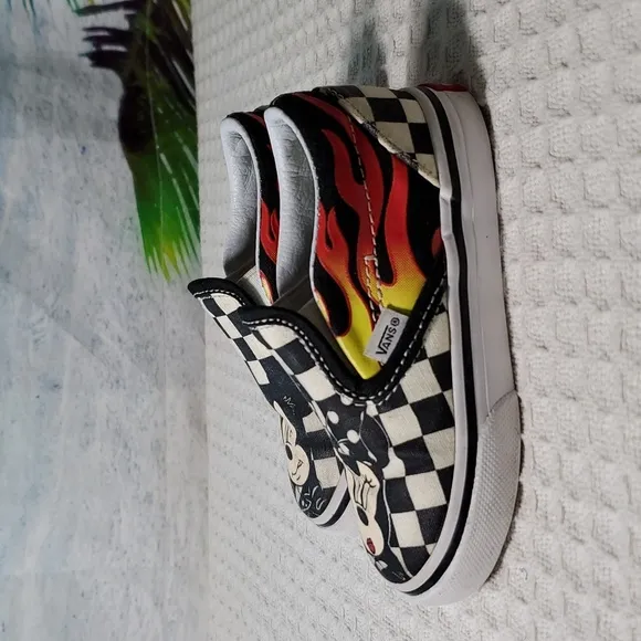 Disney/VANS Limited Edition Minnie &amp; Mickey sneakers boys size 6