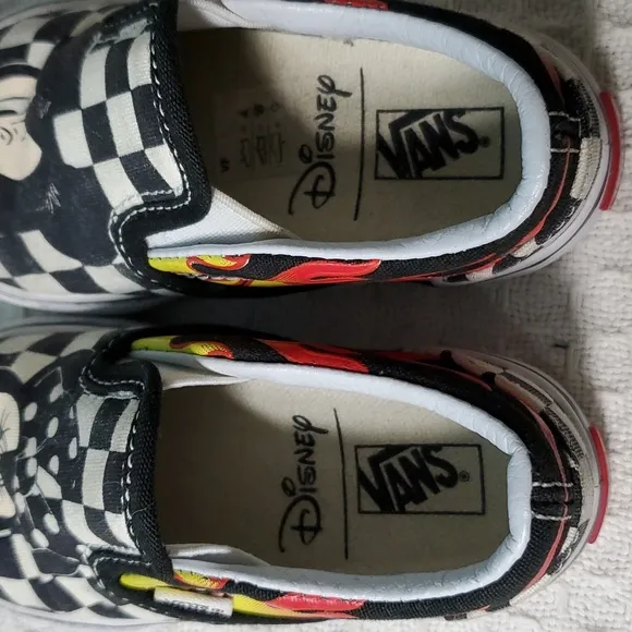 Disney/VANS Limited Edition Minnie &amp; Mickey sneakers boys size 6