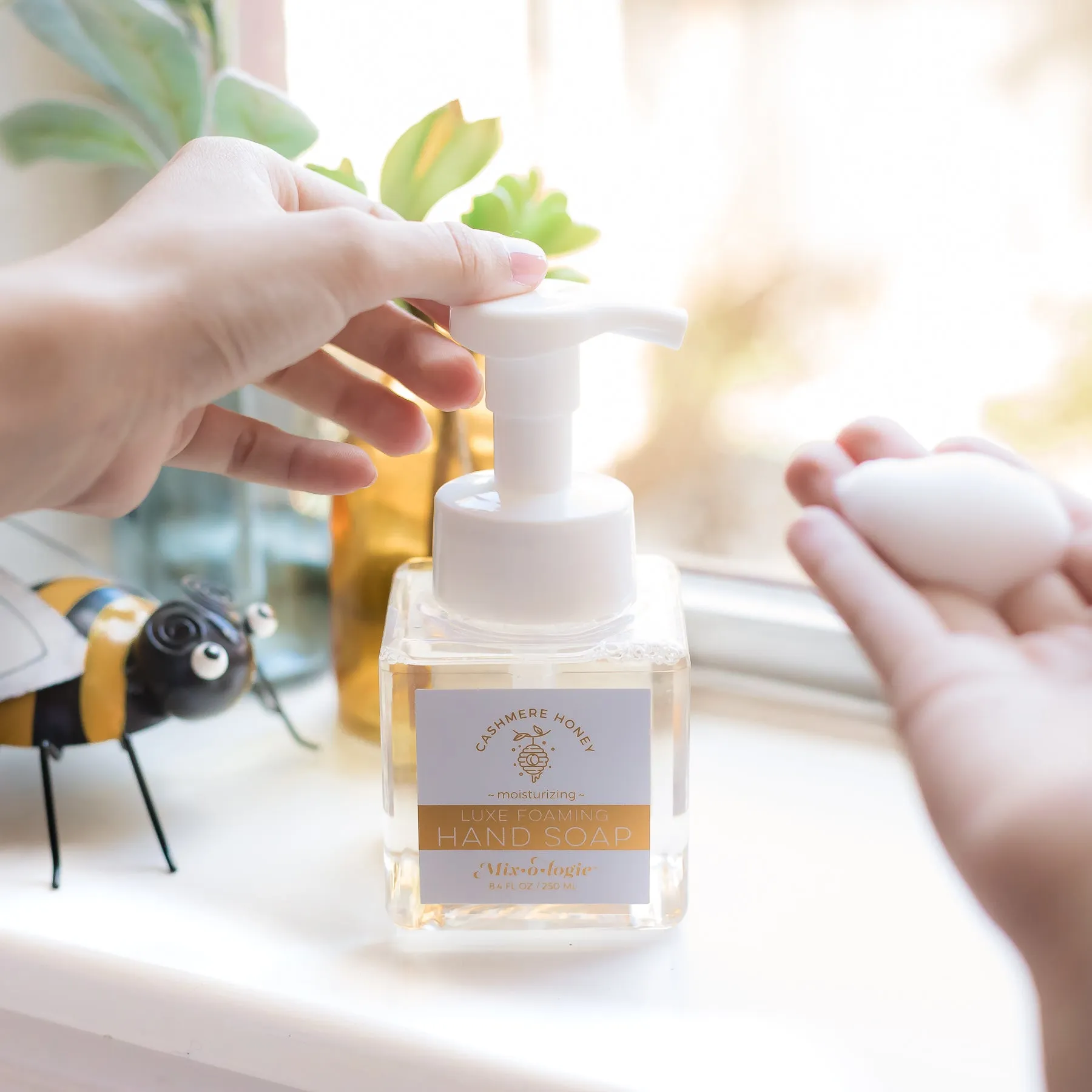 Foaming Hand Soap - Cashmere Honey Scent