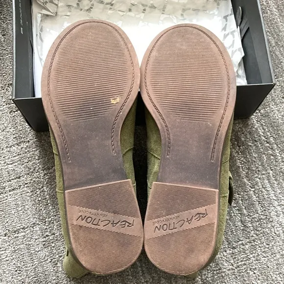 Kenneth Cole Reaction Gurrl Talk Olive Suede Slip On Booties