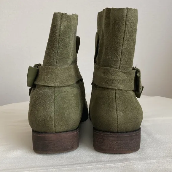 Kenneth Cole Reaction Gurrl Talk Olive Suede Slip On Booties