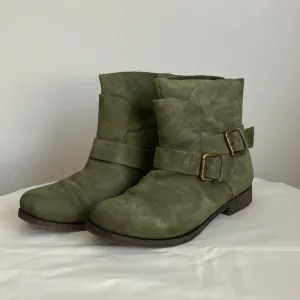 Kenneth Cole Reaction Gurrl Talk Olive Suede Slip On Booties