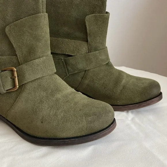 Kenneth Cole Reaction Gurrl Talk Olive Suede Slip On Booties