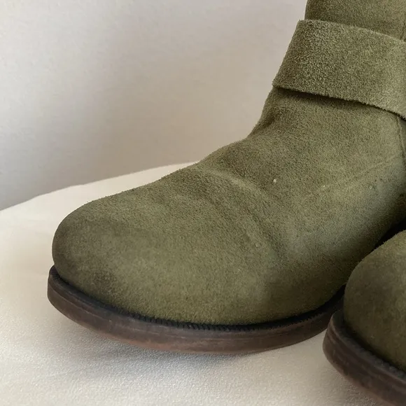 Kenneth Cole Reaction Gurrl Talk Olive Suede Slip On Booties