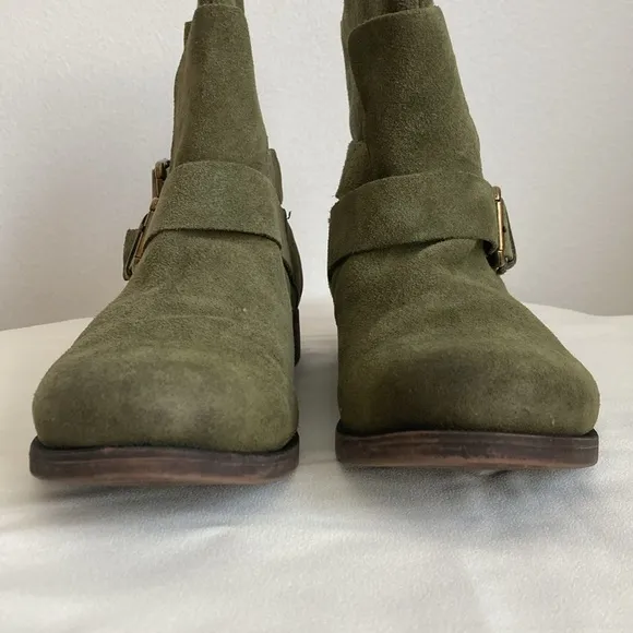 Kenneth Cole Reaction Gurrl Talk Olive Suede Slip On Booties