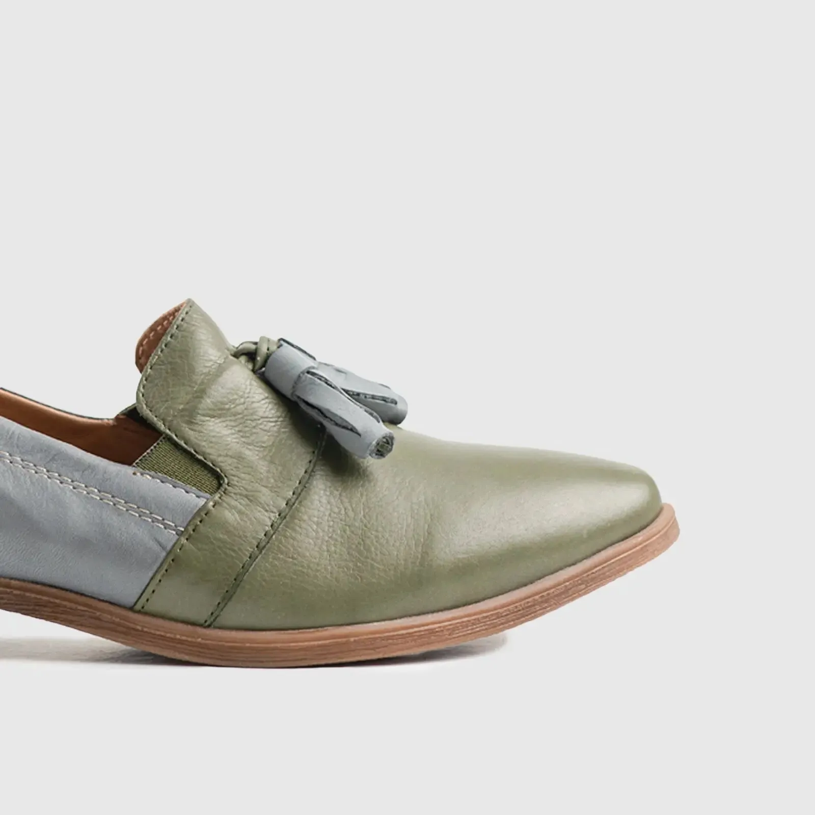 Leather Slip On Tassels 2893 Olive/Light Blue