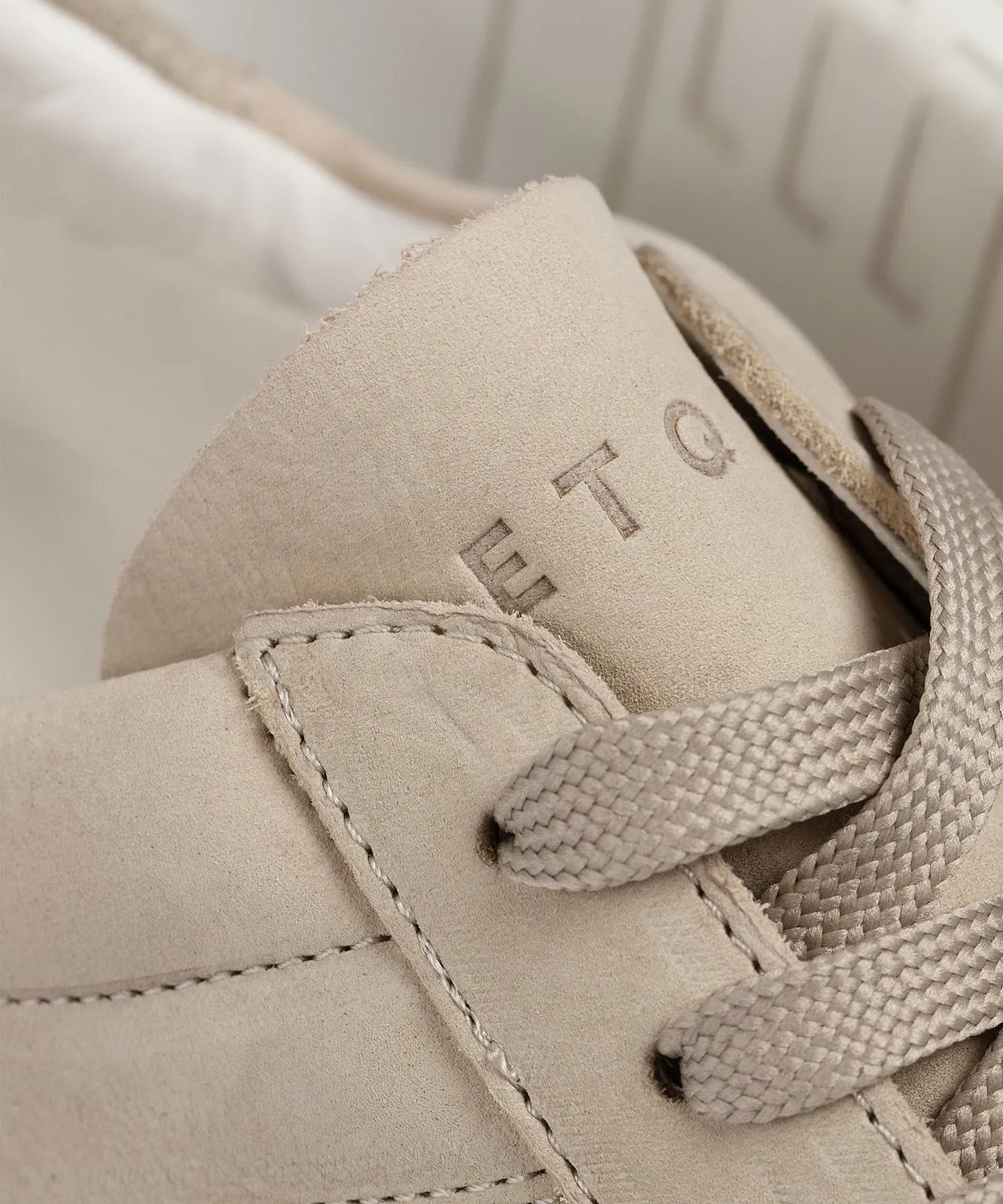 LT 06 Nubuck Sand