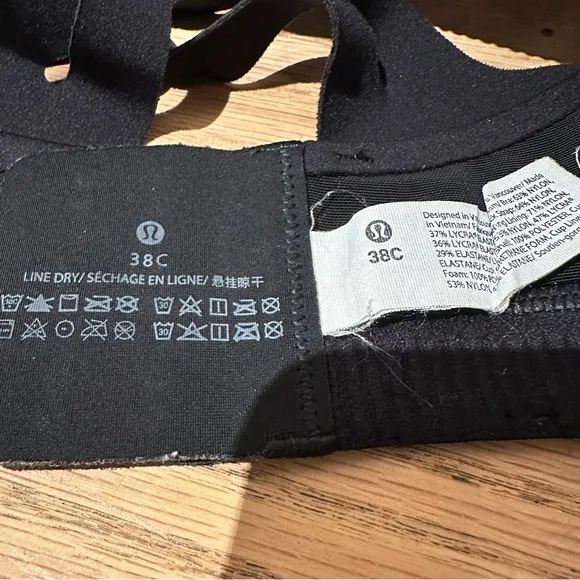 Lululemon Air‎ Support Bra in Black Size 38C