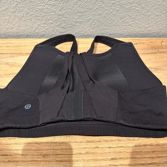 Lululemon Air‎ Support Bra in Black Size 38C