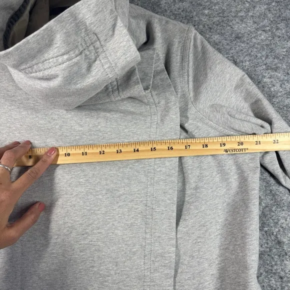 Lululemon Light Grey Savanna Wrap Comfy Long Line Cardigan Sweater Size 6