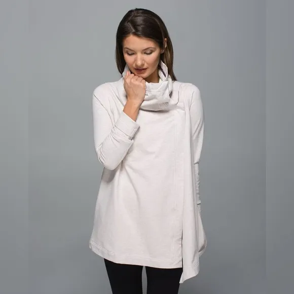 Lululemon Light Grey Savanna Wrap Comfy Long Line Cardigan Sweater Size 6