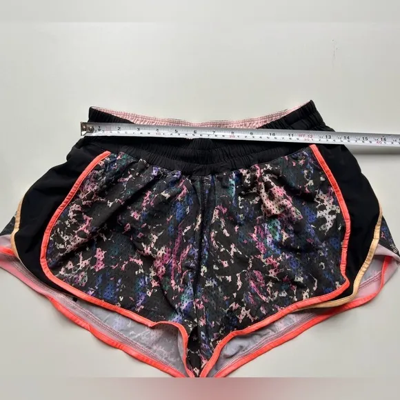 Lululemon Super Squad Short Floral Sport Black Multicolour gym running shorts