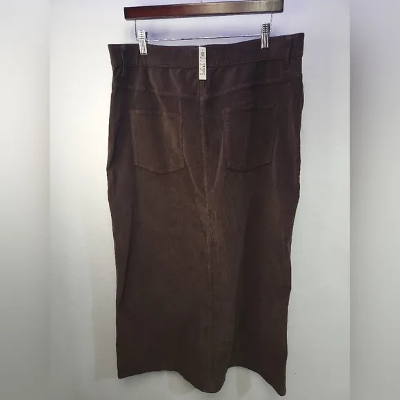Madewell Corduroy Midi Skirt Front Slit, Side Pockets in Dark Carob Size 32