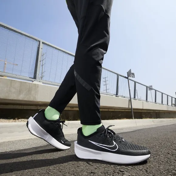 Nike Interact Run Black Anthracite Men’s Running Shoes FD2291-001 (US8.5/EU42)