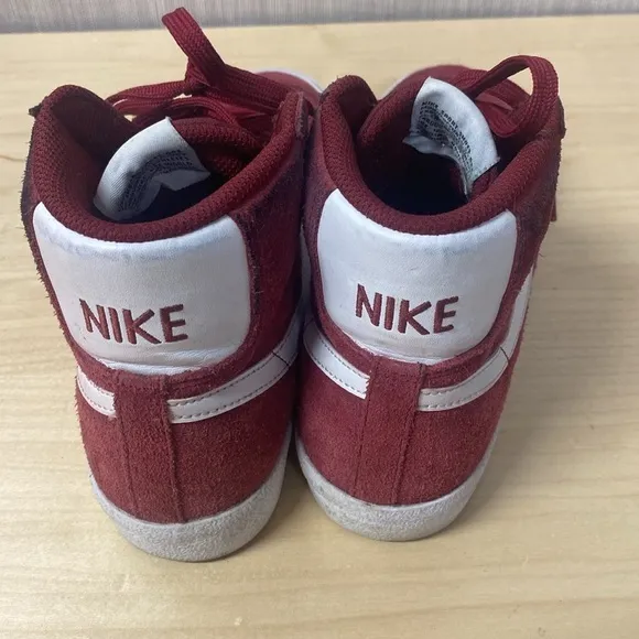 Nike wine Blazer Mid Premium Suede 77’ Red sneakers‎ youth kids size 6