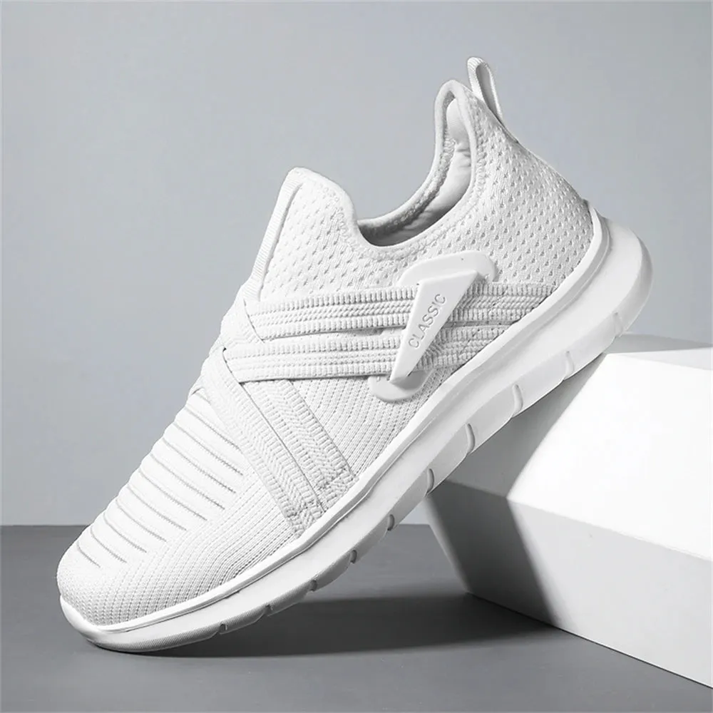 Nova Stride Sneakers