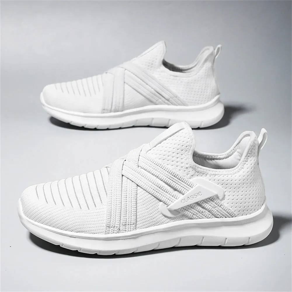 Nova Stride Sneakers