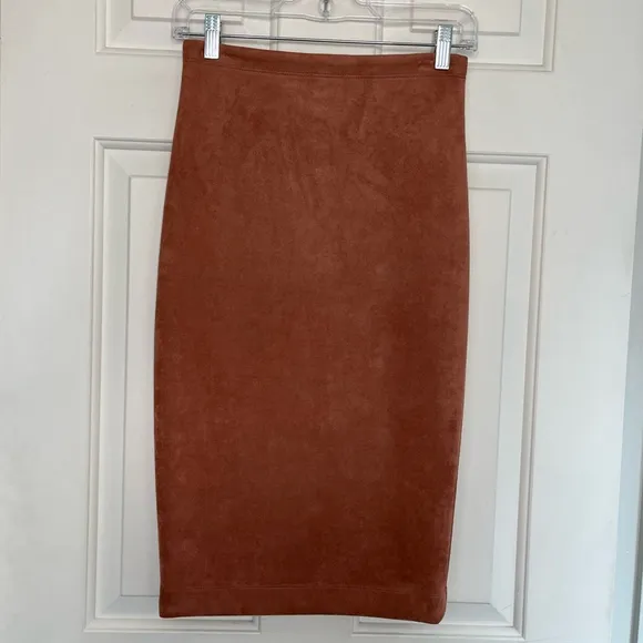 NWT BCBGMAXAZRIA Lyric Faux Suede Pencil Skirt XS Rose Dawn