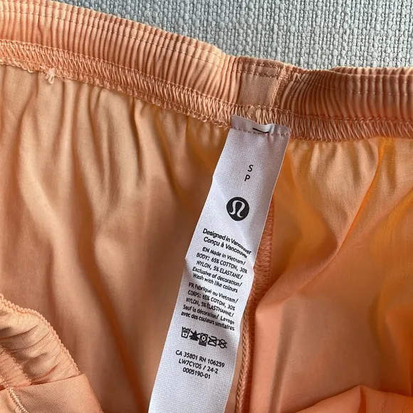 NWT Lululemon Cotton-Blend Poplin High-Rise Short 4&quot; - peach Bellini -size SMALL