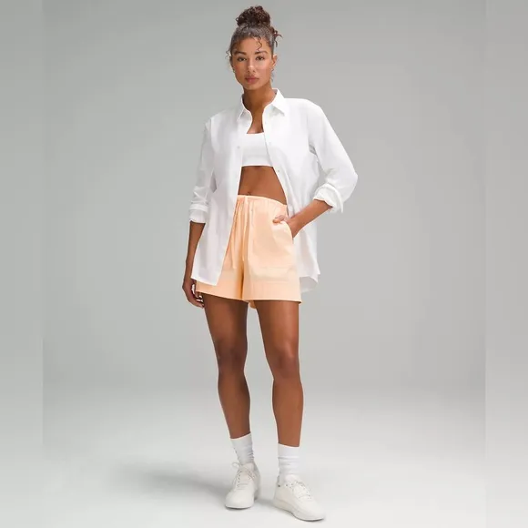 NWT Lululemon Cotton-Blend Poplin High-Rise Short 4&quot; - peach Bellini -size SMALL