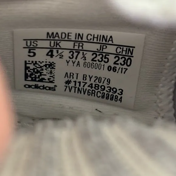 Size 5 Adidas Ultraboost Uncaged J “White” Men/Youth Sneakers BY2079