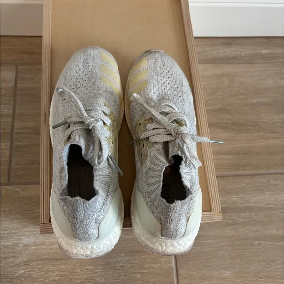 Size 5 Adidas Ultraboost Uncaged J “White” Men/Youth Sneakers BY2079