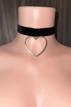 SUEDE WITH HEART CHOKER