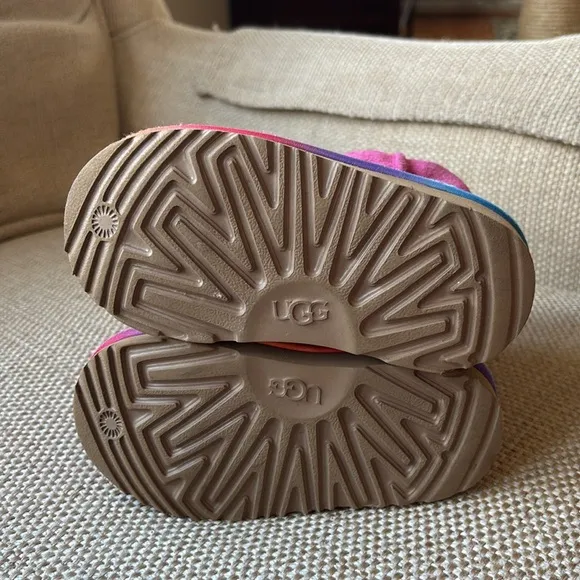 UGG Kids' Boots Leather/ Suede Rainbow Trim Sz 7 EXC CONDITION