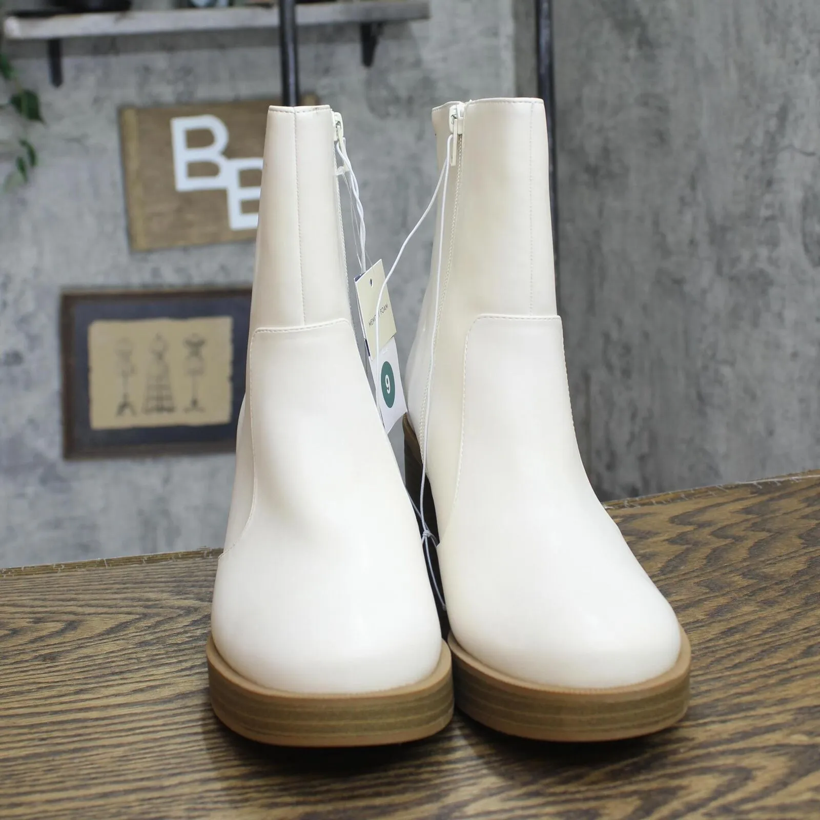 Universal Thread Jenna Platform Boots with Memory Foam Insole Off White 9M