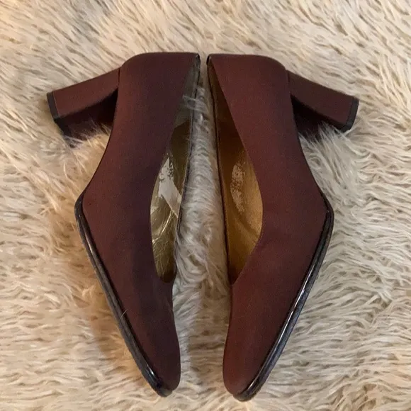 Vtg Stuart Weitzman Brown Pumps Sz 5.5