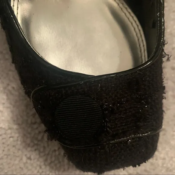 White House black market black pumps size 7