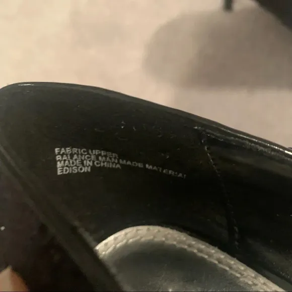 White House black market black pumps size 7