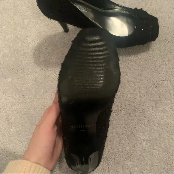 White House black market black pumps size 7