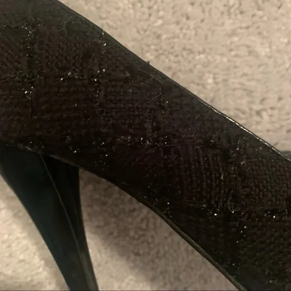 White House black market black pumps size 7