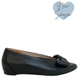 Wonders Black Leather Bow Pointed Toe Pumps